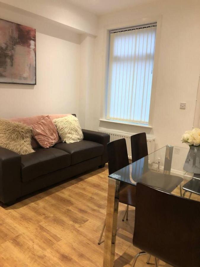 Lovely 4-Bed House In Anfield All En-Suite Ливърпул Екстериор снимка