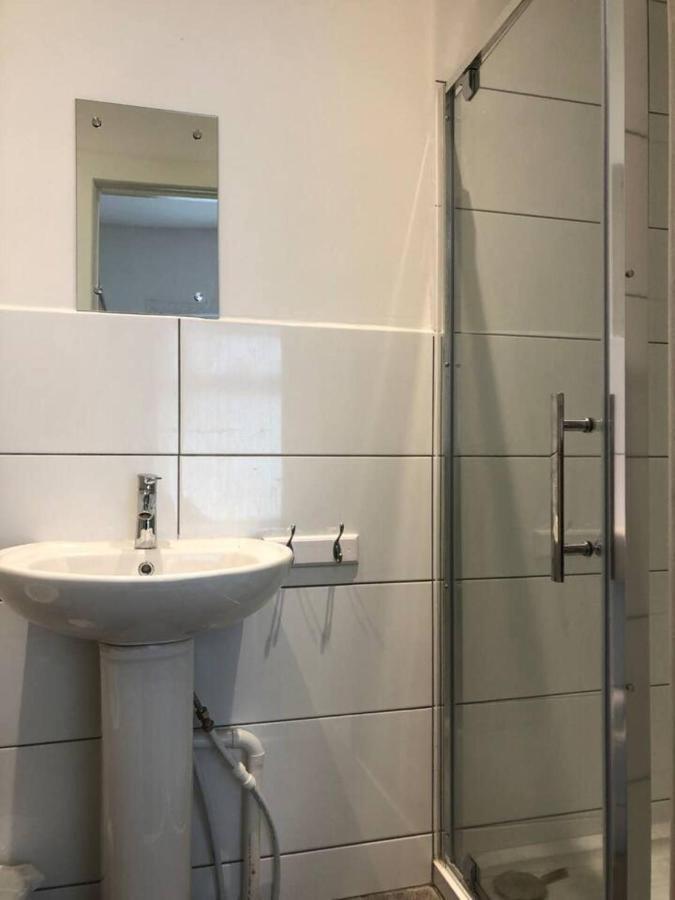Lovely 4-Bed House In Anfield All En-Suite Ливърпул Екстериор снимка