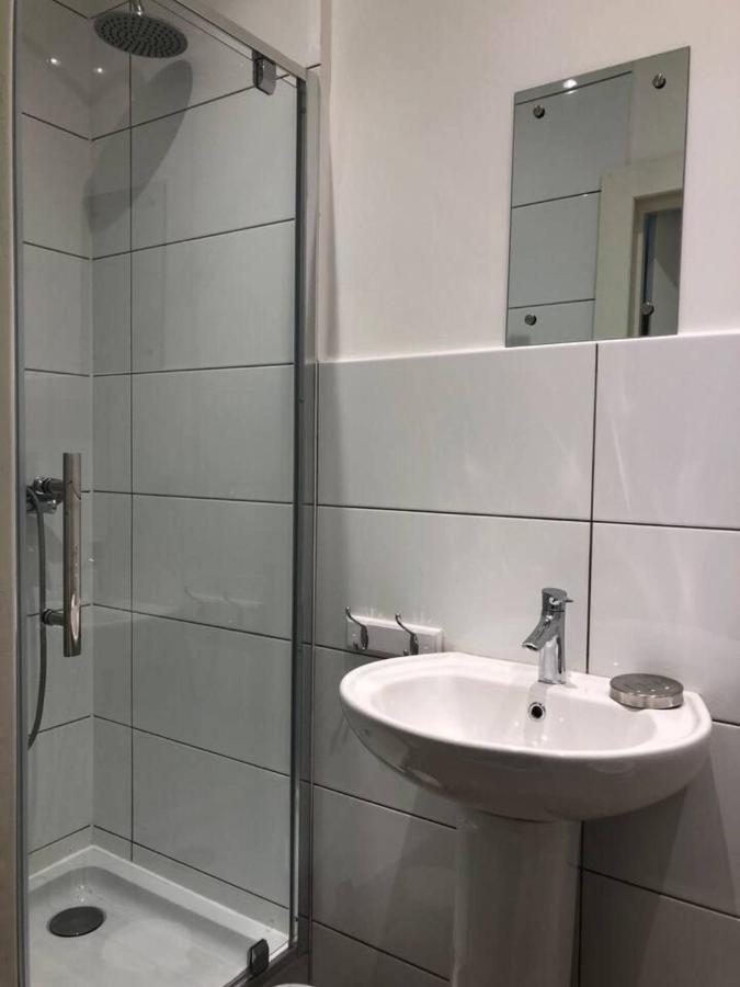 Lovely 4-Bed House In Anfield All En-Suite Ливърпул Екстериор снимка