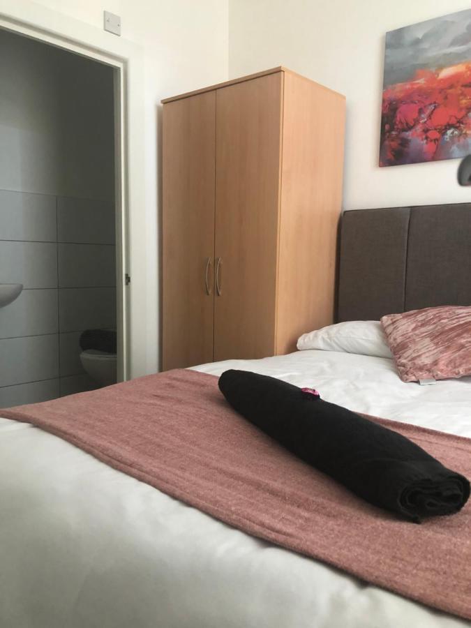Lovely 4-Bed House In Anfield All En-Suite Ливърпул Екстериор снимка